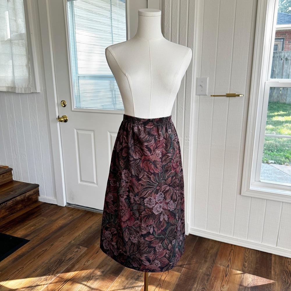 GW Women Midi Skirt 8 Academia Floral Tapestry Vintage Whimsigoth Goblincore